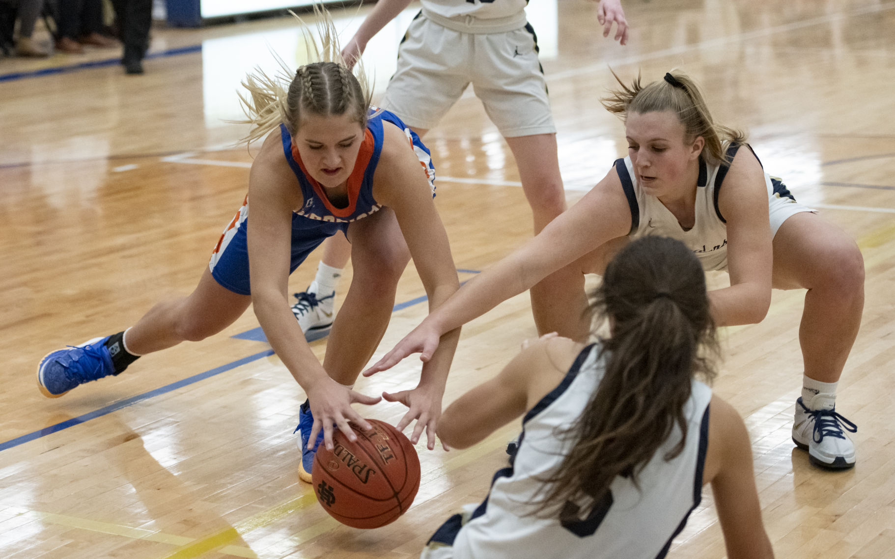Heelan vs Sioux Center basketball